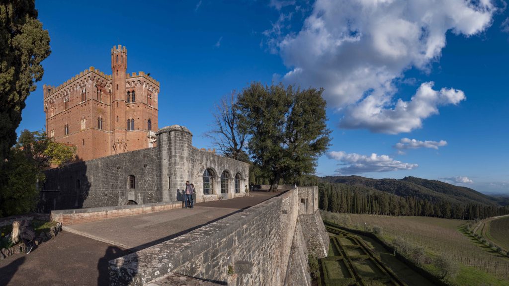 mura di cinta del castello