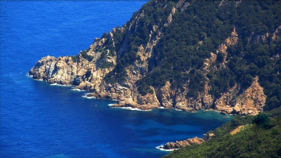 La costa dell'Isola d'Elba vista da Ripa Barata