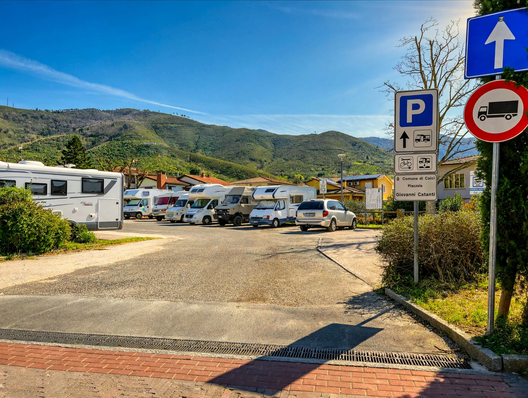 Area sosta camper a Calci, Piazzale Giovanni Catanti